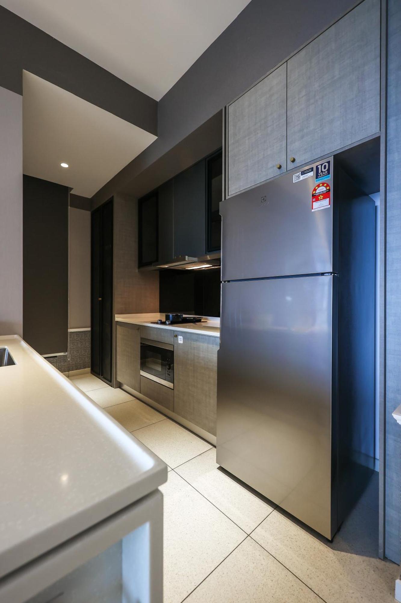 Апартаменты Millerz Square By Mykey Куала-Лумпур Экстерьер фото A refrigerator in a kitchen